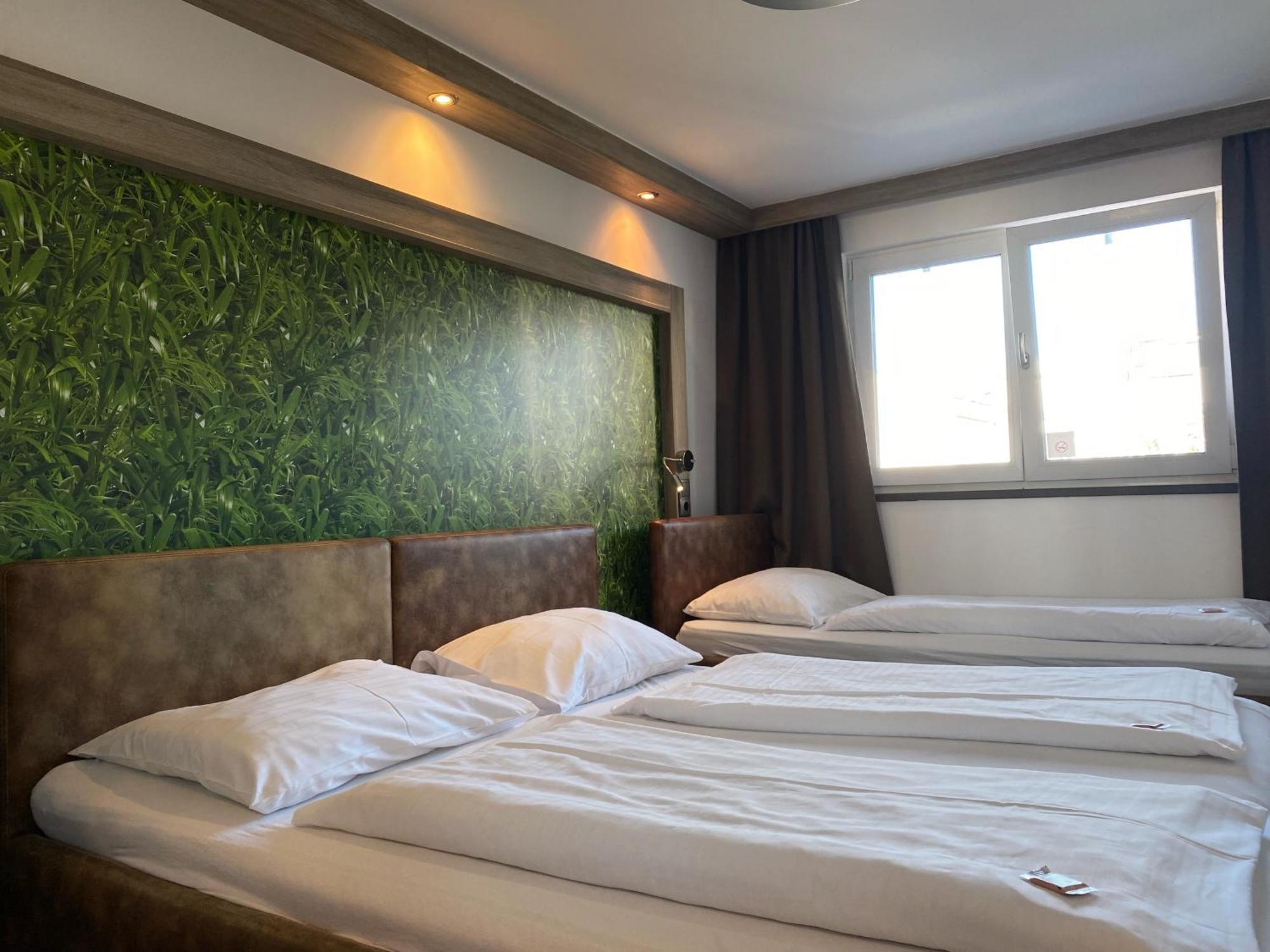 Design & Budget Hotel Wien Schoenbrunn ภายนอก รูปภาพ