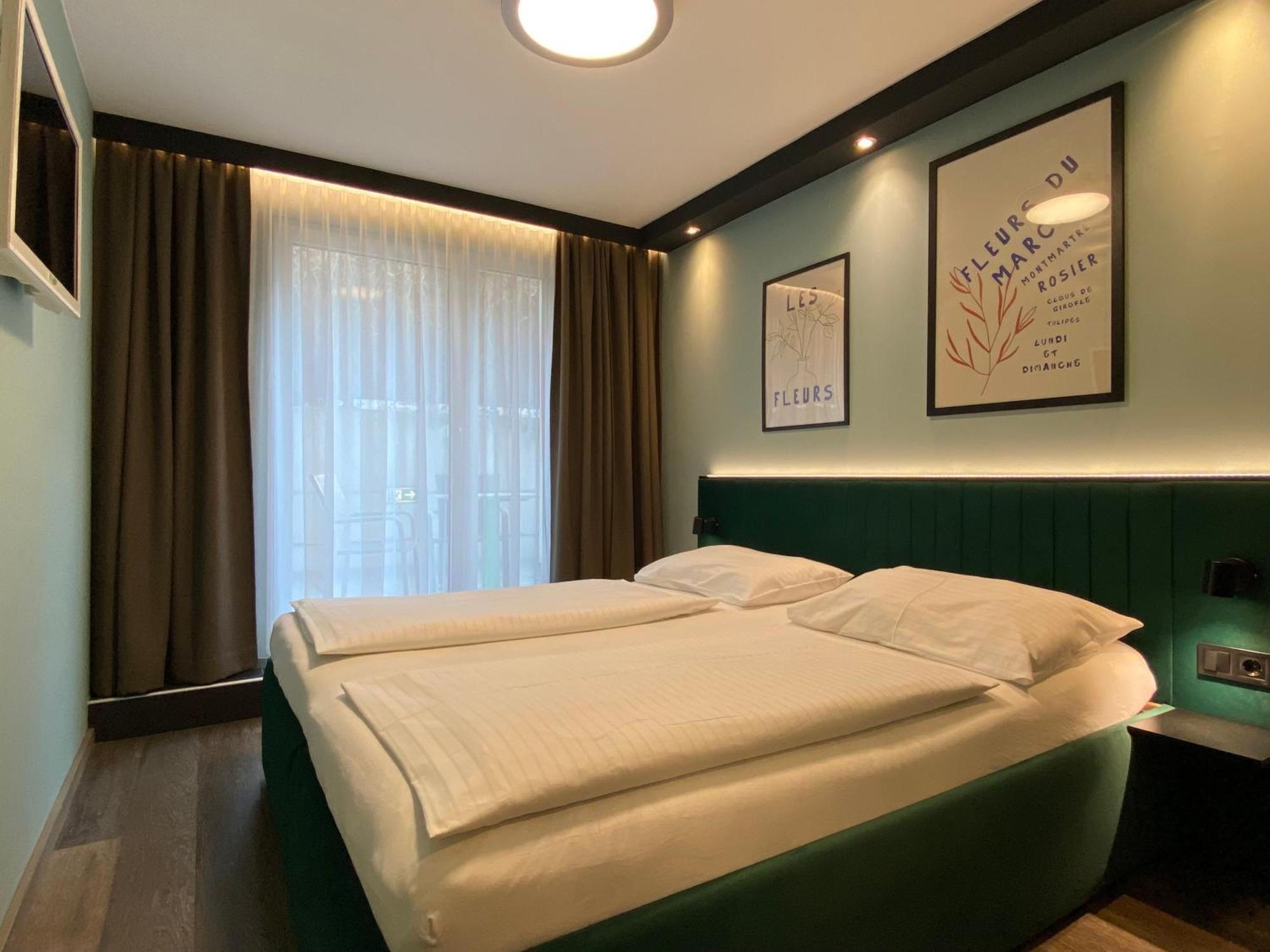 Design & Budget Hotel Wien Schoenbrunn ภายนอก รูปภาพ