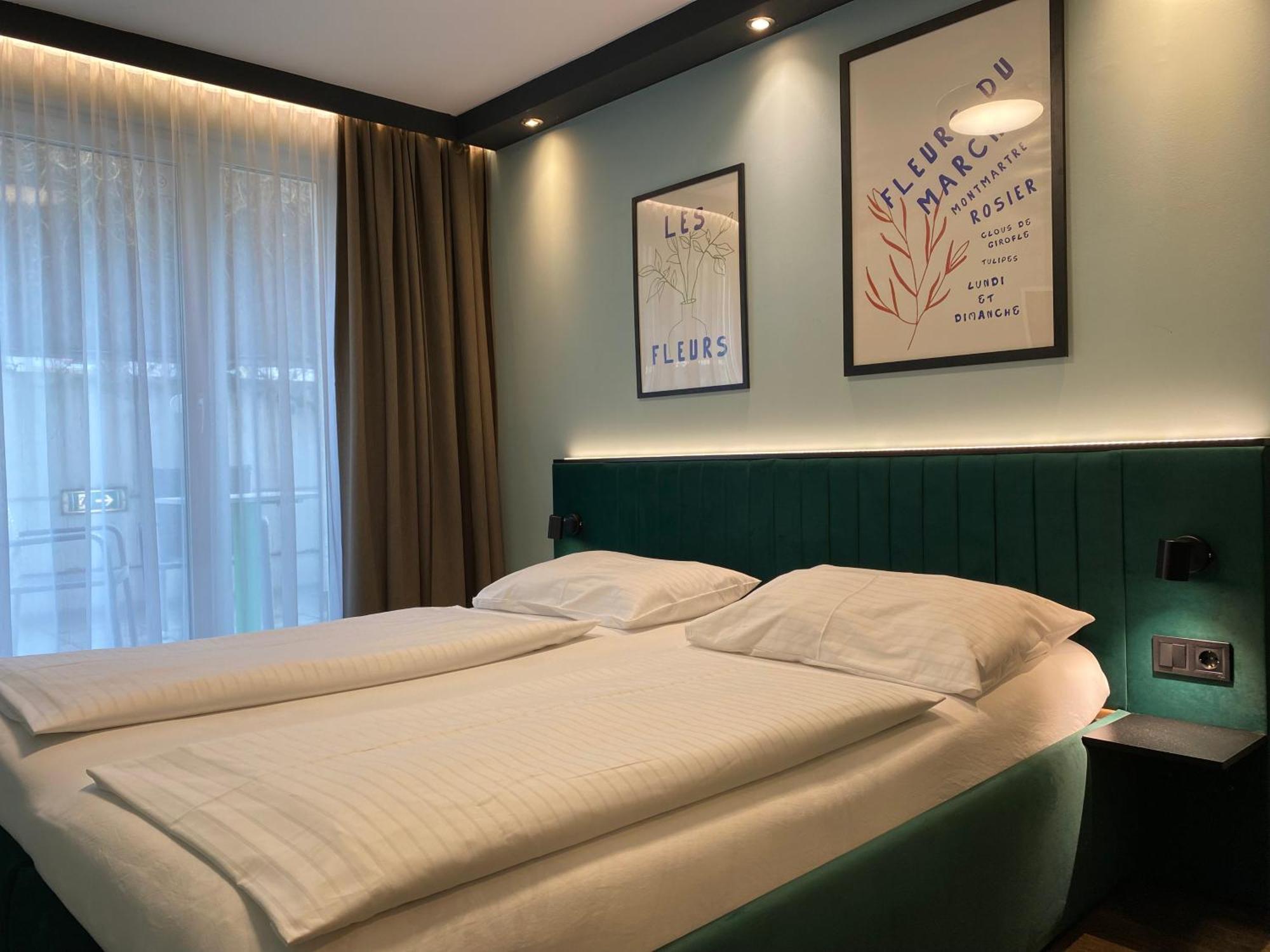 Design & Budget Hotel Wien Schoenbrunn ภายนอก รูปภาพ