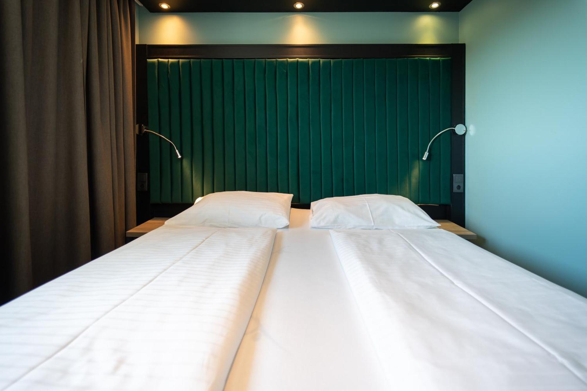 Design & Budget Hotel Wien Schoenbrunn ภายนอก รูปภาพ